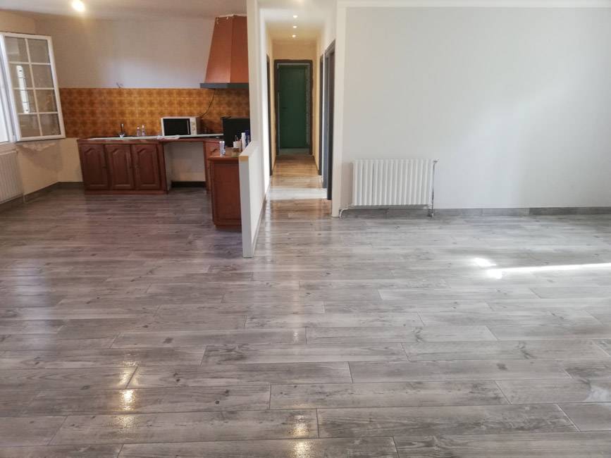 Pose de carrelage- imitation parquet en pose joint perdu