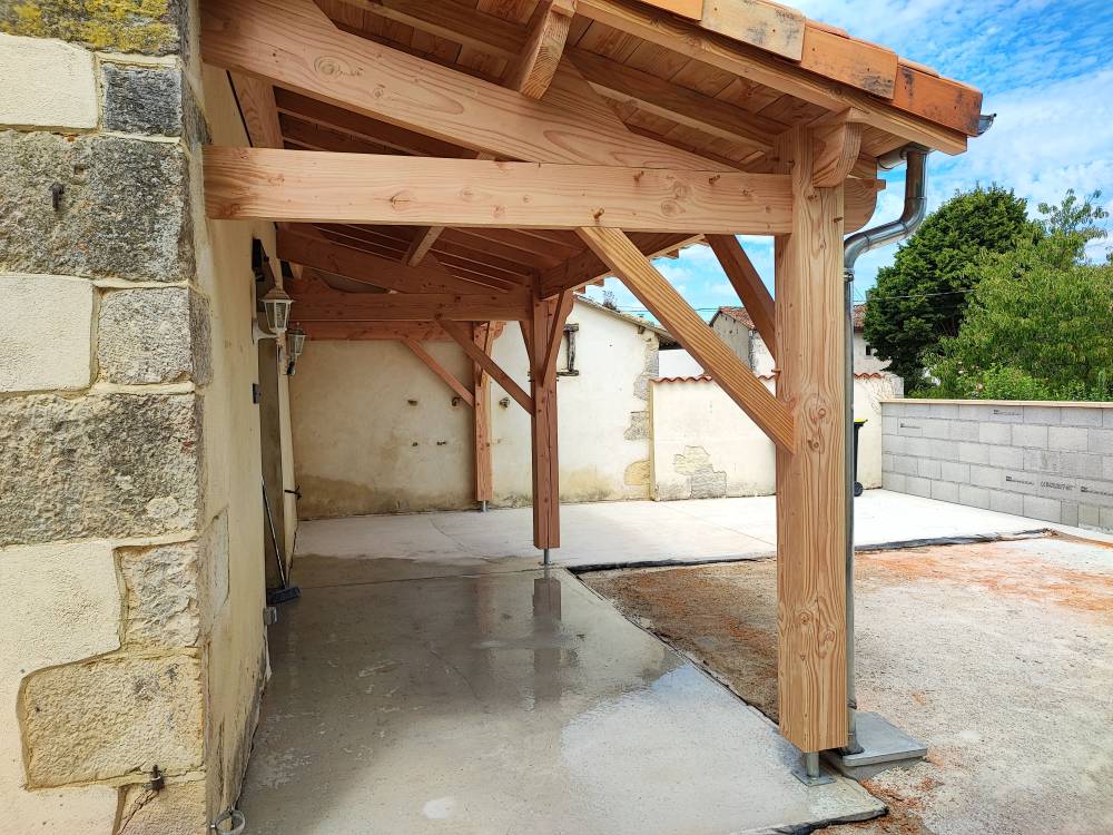Fabrication et pose sur mesure de auvent en bois de douglas 6-min
