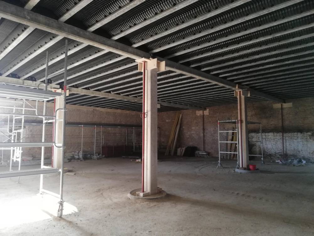 Création de plancher hourdi 300m²entrevous plastique sur poteaux béton 6-min