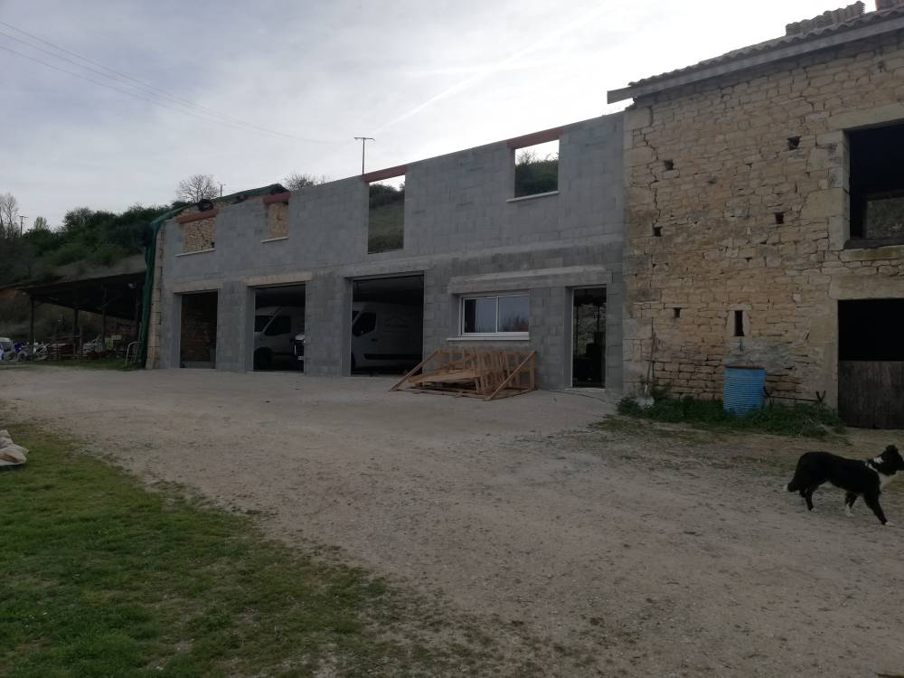 Transformation de grange ouverte en garage et plancher hourdi polystyrène 15-min